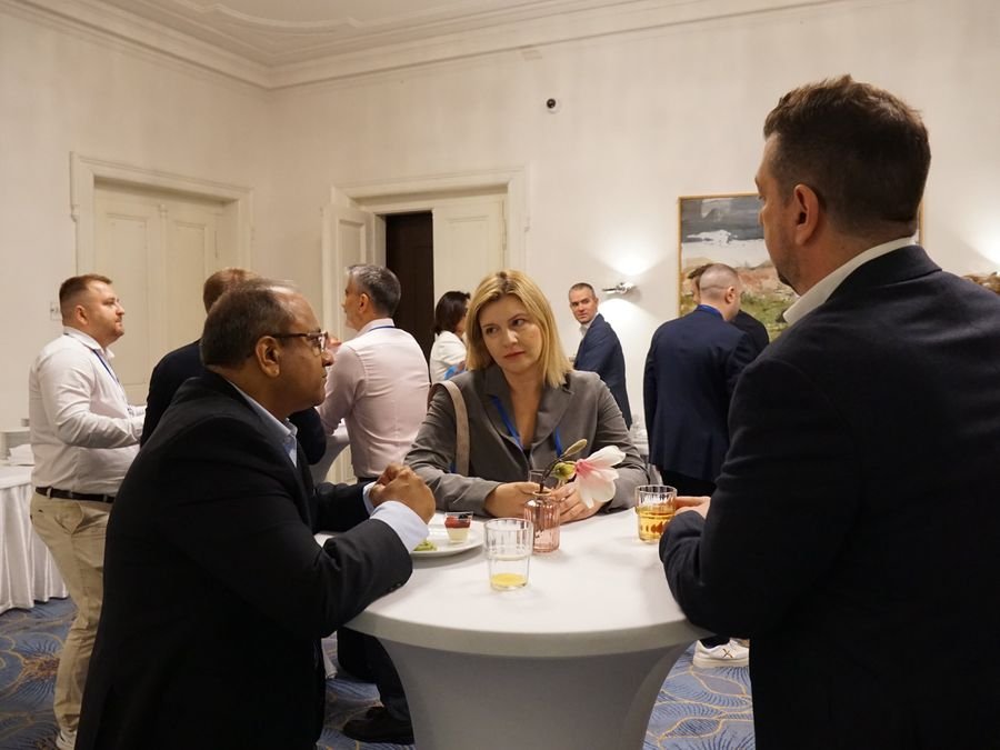 Discussion at the coffee break at Hotel KINGS COURT, Prague, 2026 edition of the Global Future of BPO, Shared Services & GBS Conference